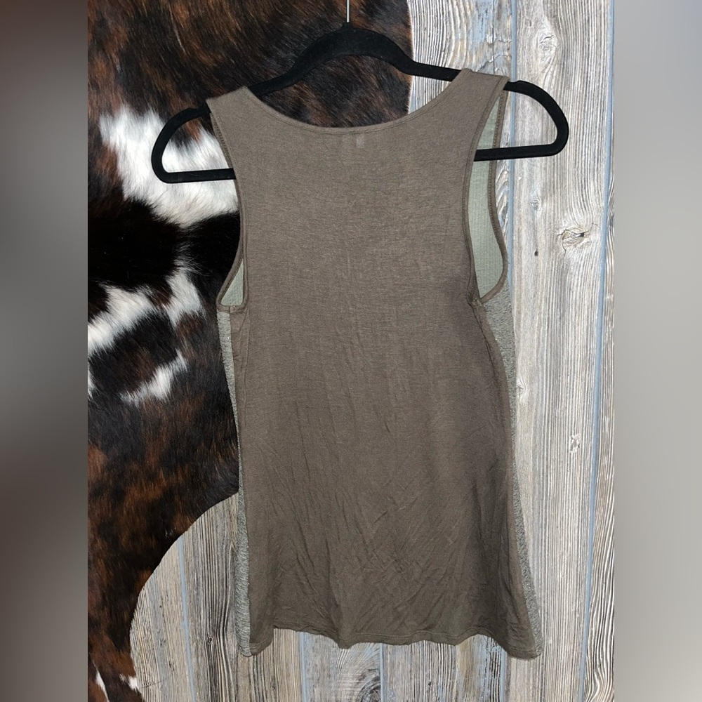 Studio Y size small olive green sparkly crinkle front tank top - Picture 5 of 5